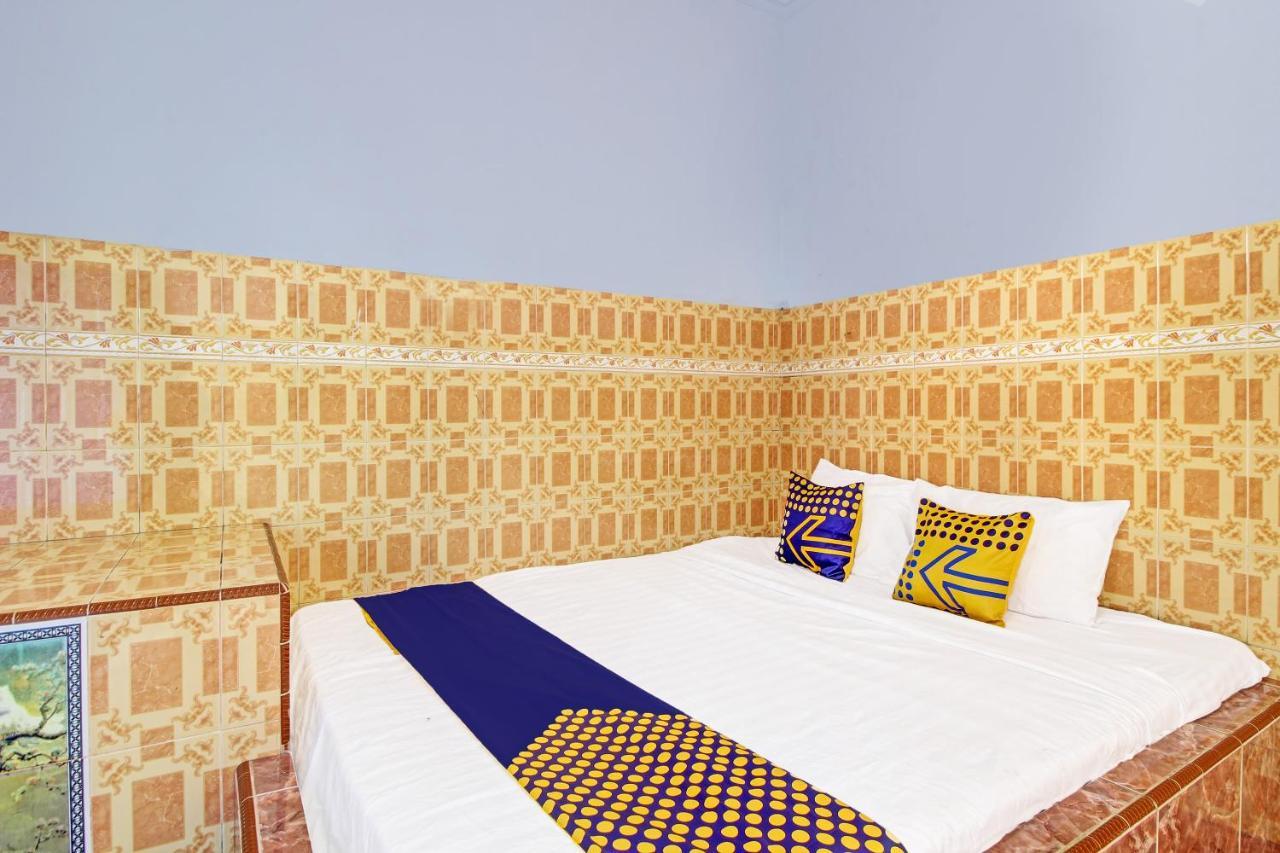 Spot On 91694 Hotel Rama Chandra Temanggung 外观 照片