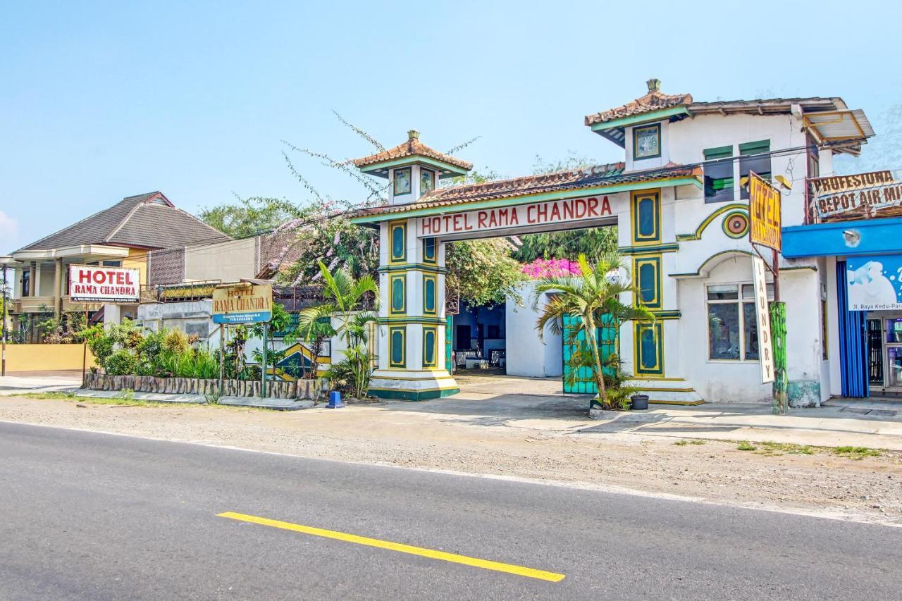 Spot On 91694 Hotel Rama Chandra Temanggung 外观 照片